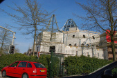 Kantoorzijde van <a href="/lemma/Raveleijn" title="Raveleijn">Raveleijn</a> in aanbouw in april <a href="/lemma/2010" title="2010">2010</a>