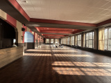 De <a href="/lemma/Panoramazaal" title="Panoramazaal">Panoramazaal</a> in het <a href="/lemma/Caf%C3%A9-Restaurant" title="Café-Restaurant">Café-Restaurant</a> staat leeg, dec 2024