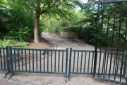 Het gedeelte van de <a href="/lemma/Dioramalaan" title="Dioramalaan">Dioramalaan</a> tussen de <a href="/lemma/Pardoes_Promenade" title="Pardoes Promenade">Pardoes Promenade</a> en <a href="/lemma/Diorama" title="Diorama">Diorama</a> wordt verwijderd.