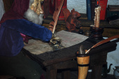 <a href="/lemma/De_Schrijfkabouter" class="mw-redirect" title="De Schrijfkabouter">De Schrijfkabouter</a> met zichtbare techniek en viezigheid inclusief oud type eekhoorn, mei <span class="redlink">2010</span>