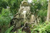 Het Olifantentempeltje is een fontein in de wachtrij van oorspronkelijk <a href="/lemma/PandaDroom" title="PandaDroom">PandaDroom</a>, nu <a href="/lemma/Fabula" title="Fabula">Fabula</a>. Het werd ontworpen door <a href="/lemma/Michel_den_Dulk" title="Michel den Dulk">Michel den Dulk</a>.
