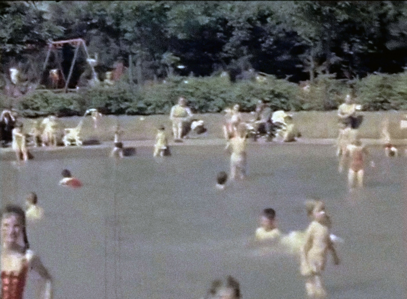 Bestand:Kinderbad-schommels-eind50.jpg