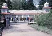 <a href="/lemma/De_Vliegende_Fakir" title="De Vliegende Fakir">De Vliegende Fakir</a> met oorspronkelijke aanlooproute richting het sprookje in <a href="/lemma/1962" title="1962">1962</a>