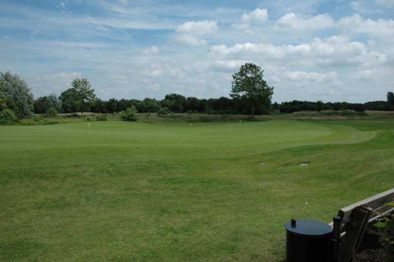 Bestand:Golfpark putting.jpg