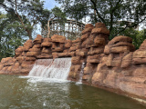 De eerste grote waterval in de <a href="/lemma/Pira%C3%B1a" title="Piraña">Piraña</a>, sinds 2024.