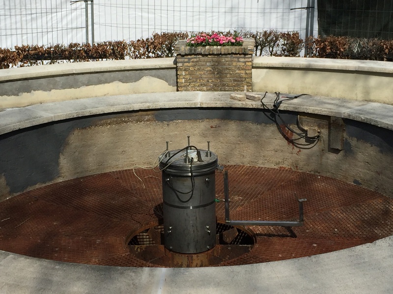 Bestand:Wensbron onderhoud april 2016.jpg