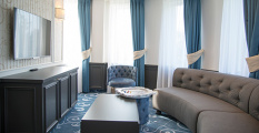 Zithoek in een junior suite van het <a href="/lemma/Efteling_Hotel" title="Efteling Hotel">Efteling Hotel</a>.