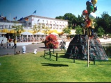 Vulkaanact tijdens <a href="/lemma/Efteling_Straattheaterfestival" title="Efteling Straattheaterfestival">Efteling Straattheaterfestival</a>, augustus <span class="redlink">1999</span>.