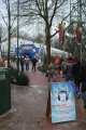 Bord voor <a href="/lemma/Efteling_Radio_Sprookjesfeest" title="Efteling Radio Sprookjesfeest">Efteling Radio Sprookjesfeest</a> in het <a href="/lemma/Kinder_Winter_Wonderland" title="Kinder Winter Wonderland">Kinder Winter Wonderland</a>, januari <span class="redlink">2010</span>