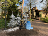 Potkachel bij ingang Volk van Laaf in december 2019 - Foto: Eftepedia