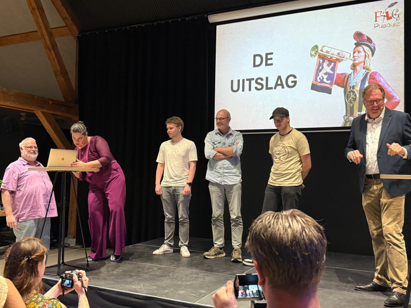 Bestand:Pubquiz2025a-prijs.jpeg