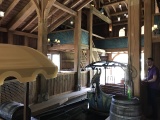 Darkride Merlin&#039;s Quest in parkdeel Avalon te Toverland in augustus 2018 - Stationsgebouw interieur - Foto: Eftepedia