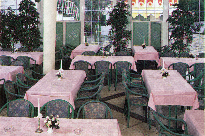 Bestand:Deveranda1991.jpg