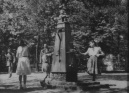 Waterpomp met de Drinkebroer in 1955.