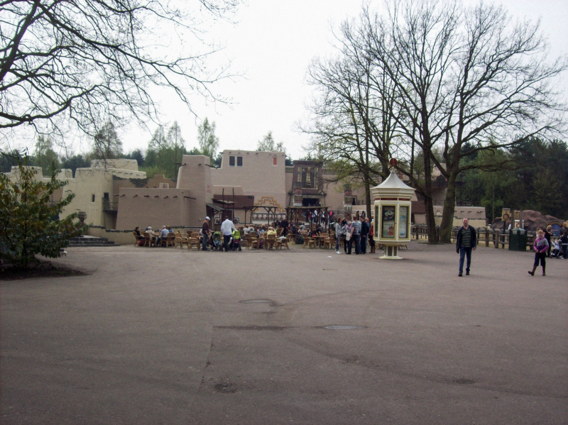 Bestand:Piranaplein-zichtpirana-april2009.jpg