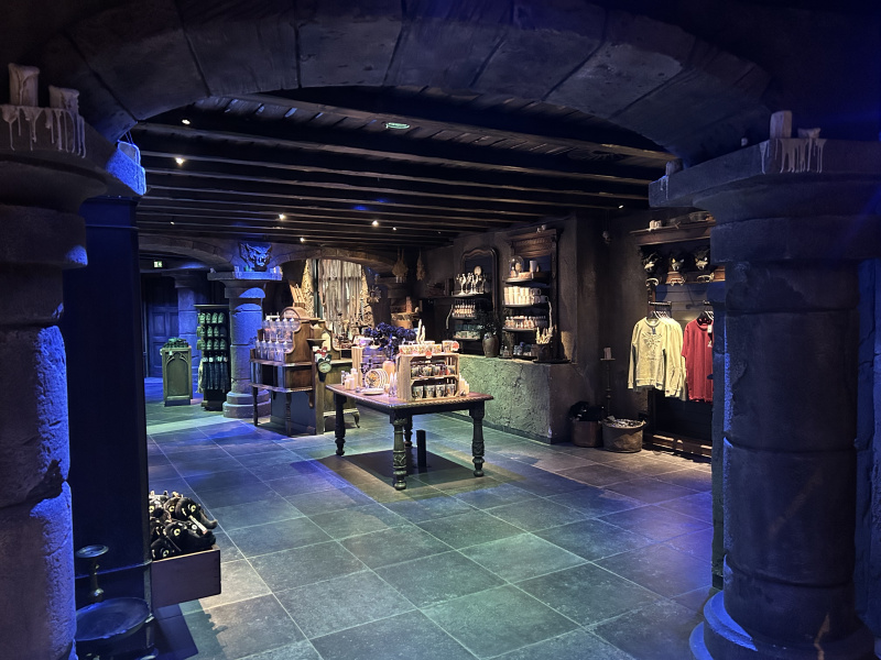 Bestand:Charlatanshop.jpeg